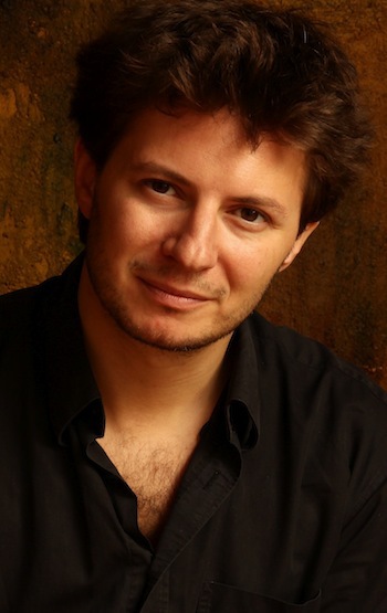 AUTEUR-ADAPTATEUR : Sébastien AZZOPARDI AUTEUR-ADAPTATEUR : Sébastien AZZOPARDI